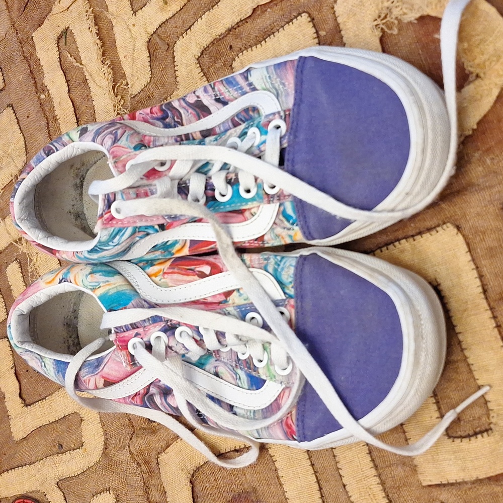 Ladies sneakers,  size 9